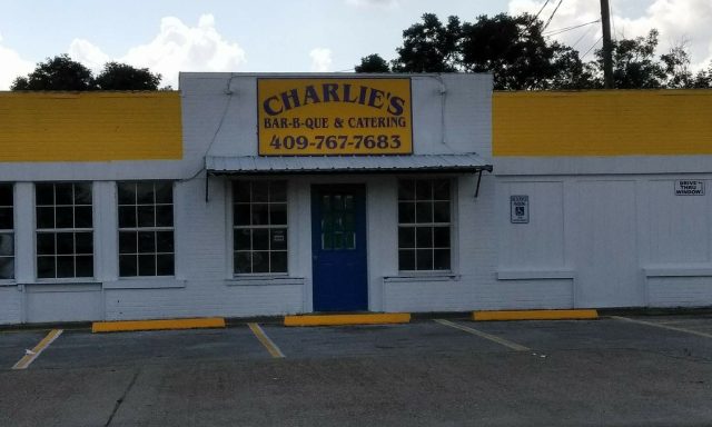 Charlie’s Bar-B-Que & Catering